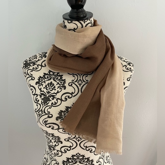 Vera Bradley Brown Ombre Scarf Lightweight Wool - Picture 1 of 4